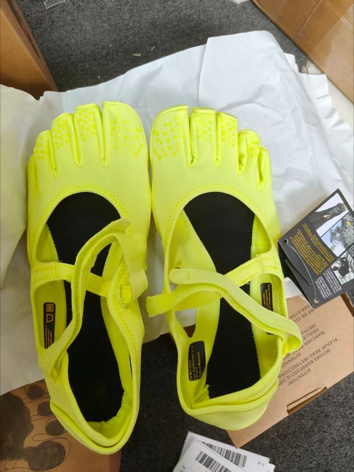 Five Fingers Breathable Non-Slip Barefoot Yoga Shoes Lightweight Indoor Gym Training Dance Casual Sports Sneakers
